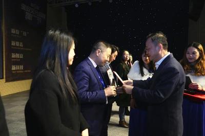 創(chuàng)新科技點亮文化之光 第十四屆創(chuàng)意十二月與第六屆寶安文化品牌推廣節(jié)的火狼科技魅力